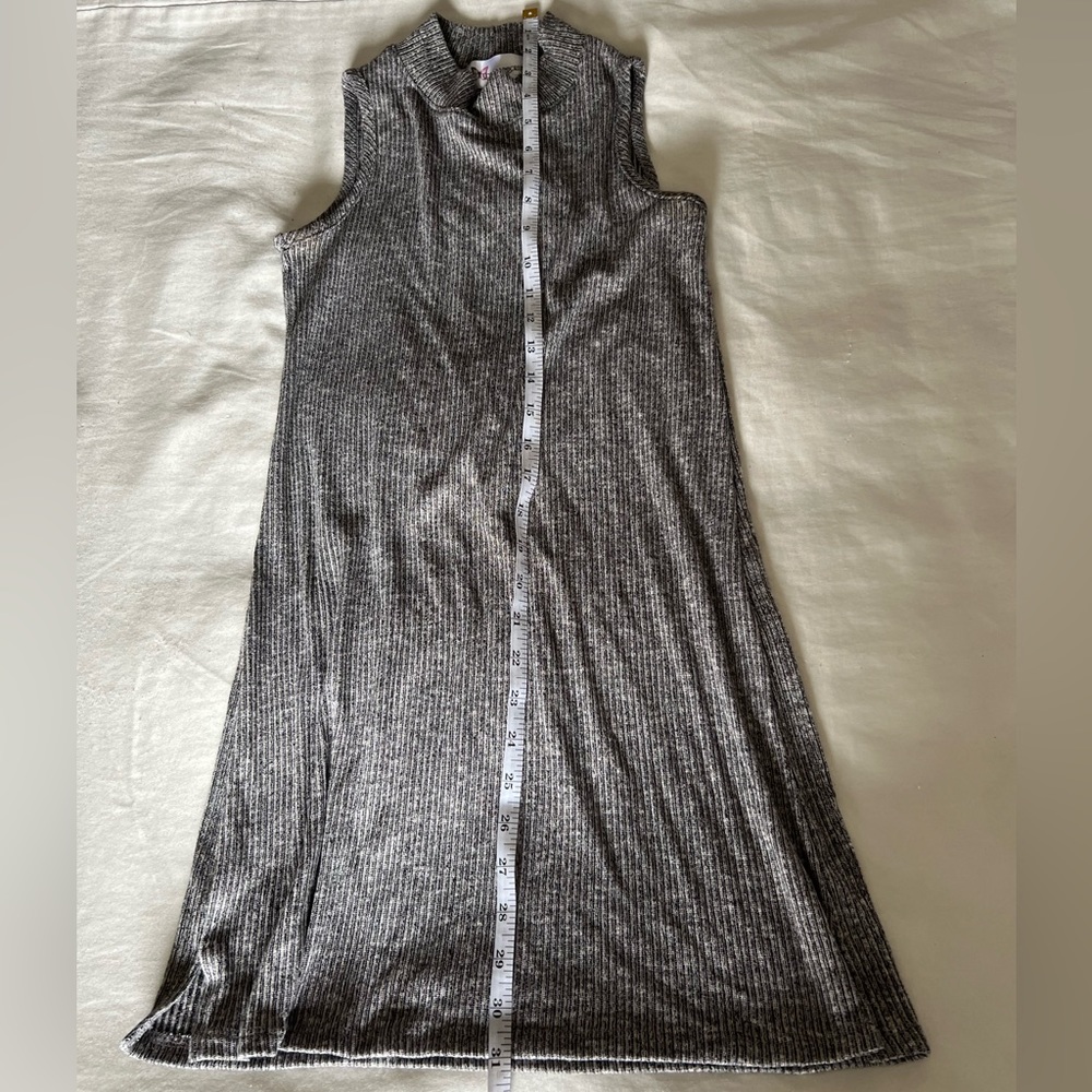 Grey top - Picture 2 of 3